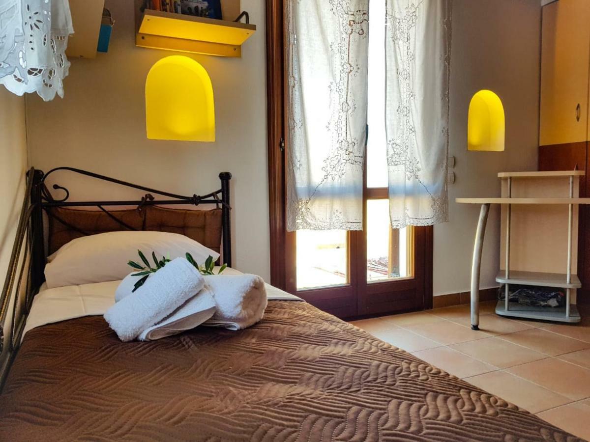 Sunshine House For 9, Cozy Set Up,Verandas, Sea View. 카르테라도스 외부 사진